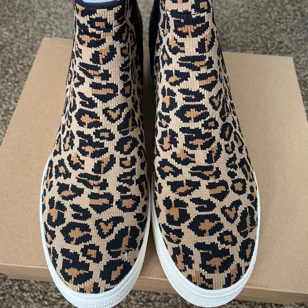 NIB STEVE MADDEN HIGH TOP SNEAKER, size 8
